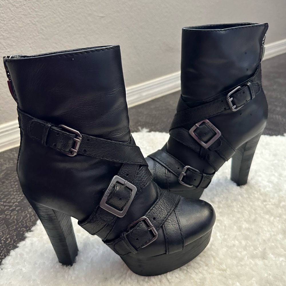 Guess women’s boots